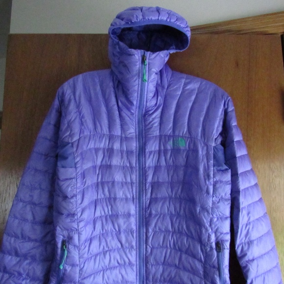 The North Face Lavender Women's Lightweight Cold Weather Puffer Jacket S - Picture 3 of 15